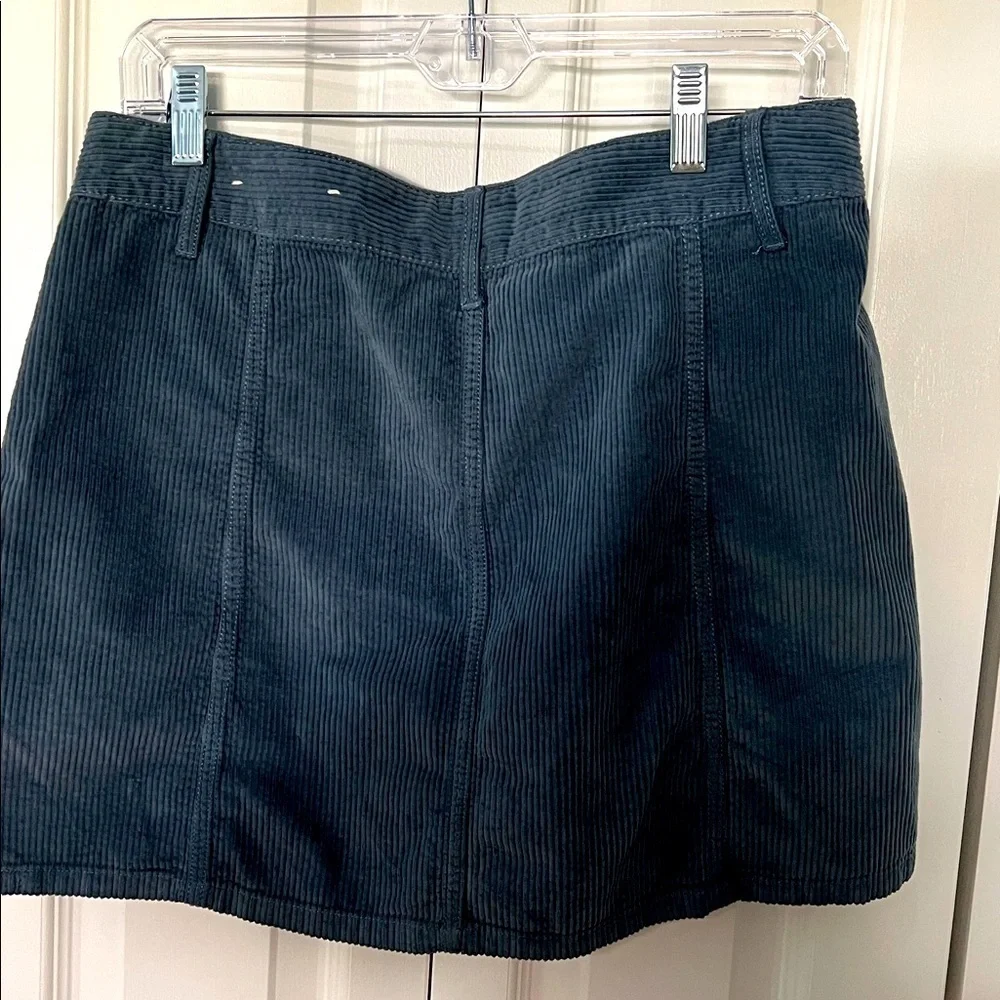 American Eagle Dusty Blue Corduroy mini skirt Zipper Front size 8 NEW